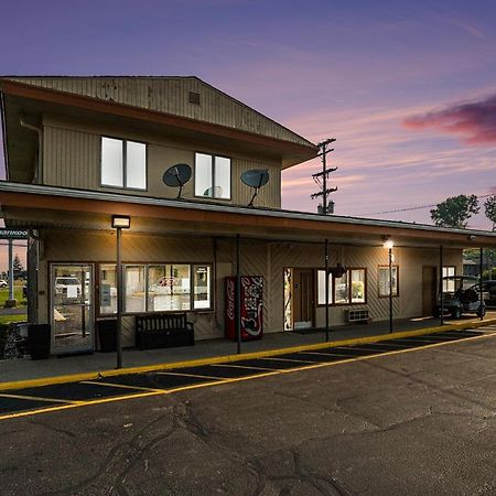 Great Lakes Inn & Suites شاوث هيفن المظهر الخارجي الصورة