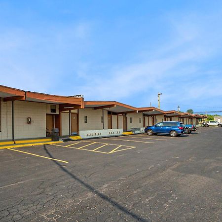 Great Lakes Inn & Suites شاوث هيفن المظهر الخارجي الصورة