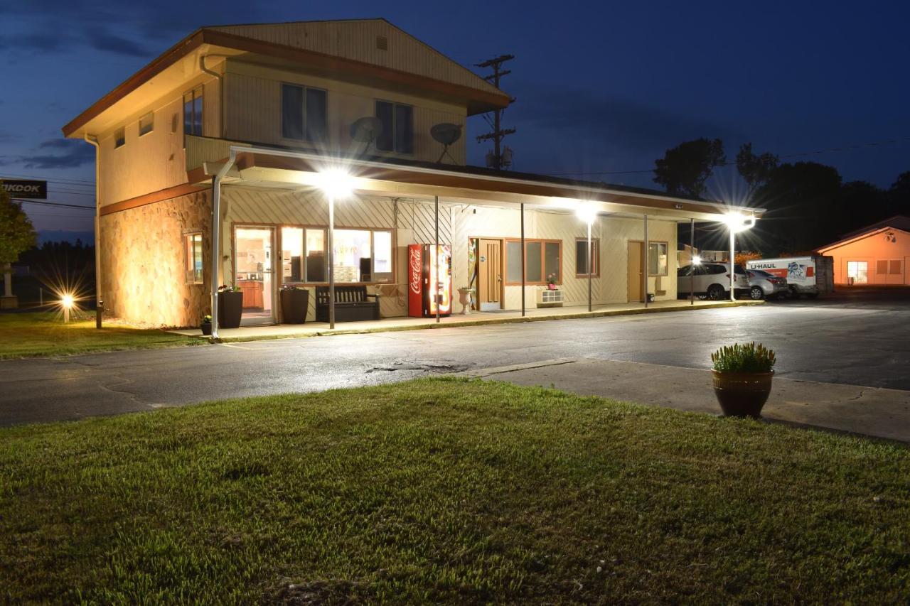 Great Lakes Inn & Suites شاوث هيفن المظهر الخارجي الصورة